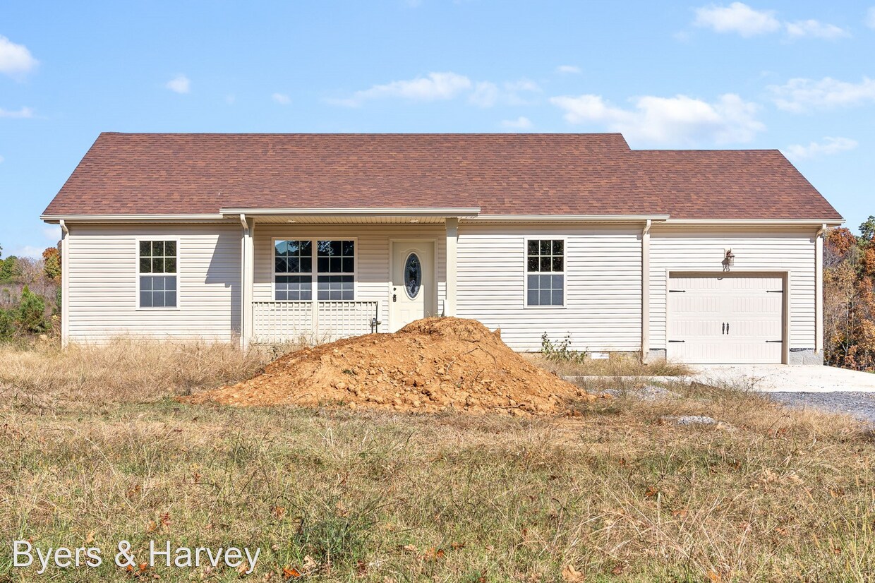 3 br, 2 bath House 829 Southside Road House Rental in