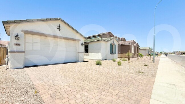 Foto del edificio - 3606 N 103rd Ave
