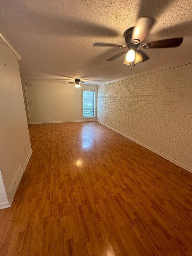 Foto del edificio - 2BD/1.5BA Townhouse located in East Memphis!