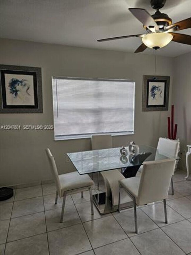 Foto del edificio - 7565 N Augusta Dr