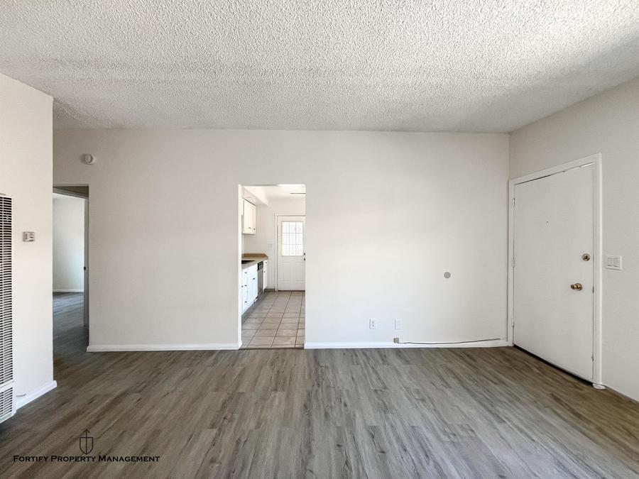 Primary Photo - 14826 Chadron Ave