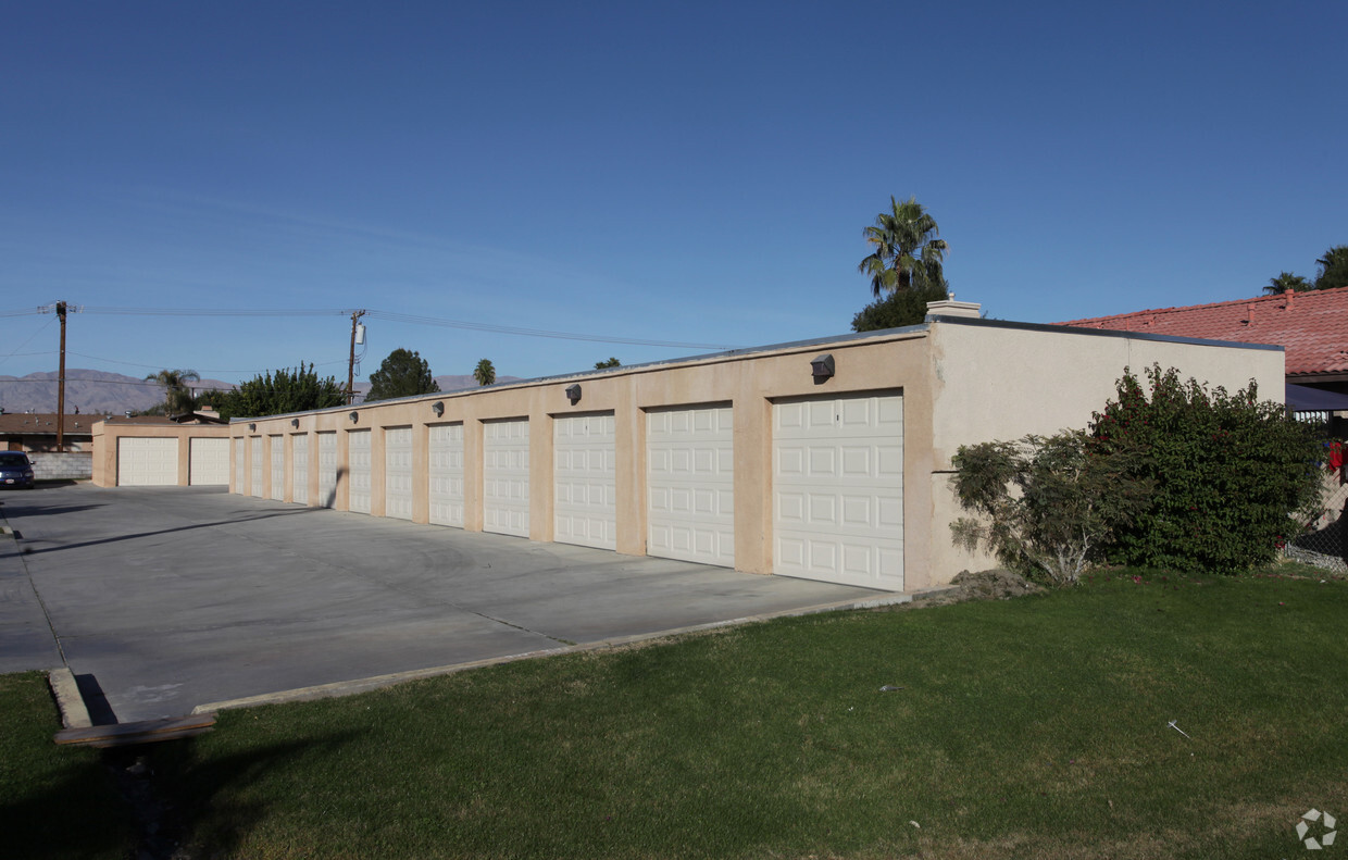 Garage - Santa Fe West Apartments