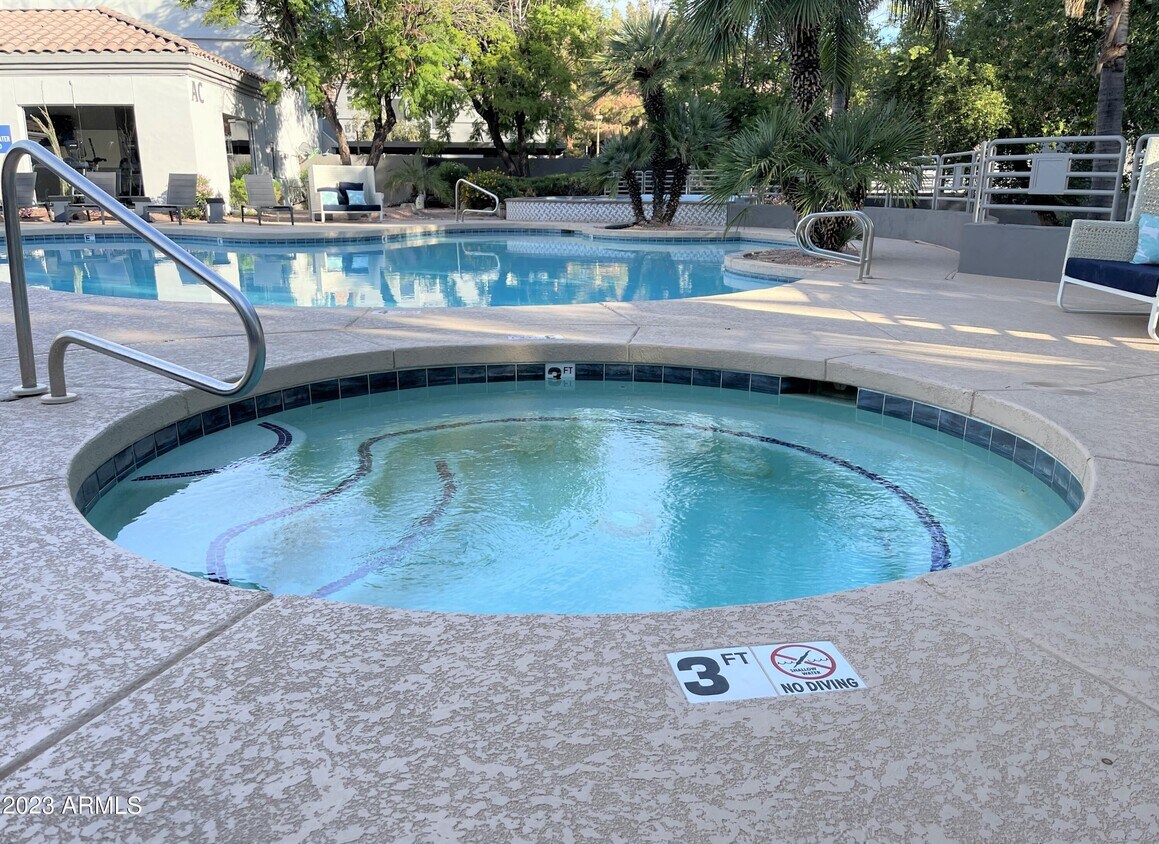 Foto principal - 600 Grove Pky