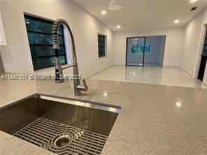 Building Photo - 3 br, 2 bath House - 6236 SW 26th St # A