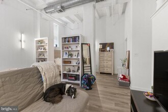 Building Photo - 109 W Wildey St