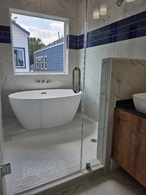 Building Photo - 851 S Victory Dr