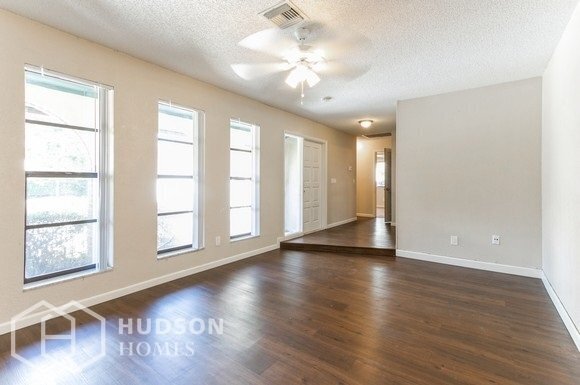 Building Photo - 1009 Alamanda Dr