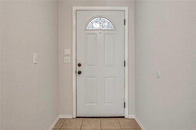 Building Photo - 1218 Mathias St