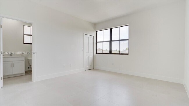 Foto del edificio - Southwest 96th Court, Cutler Bay, FL 33189 - 4 BR 3.5 BA single-family home