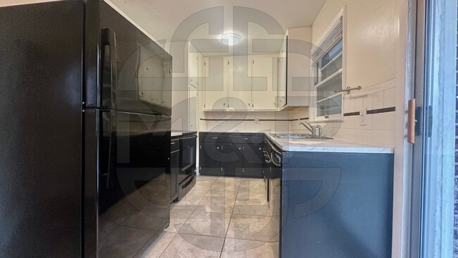 Foto del edificio - 3039 S Glenn Ave