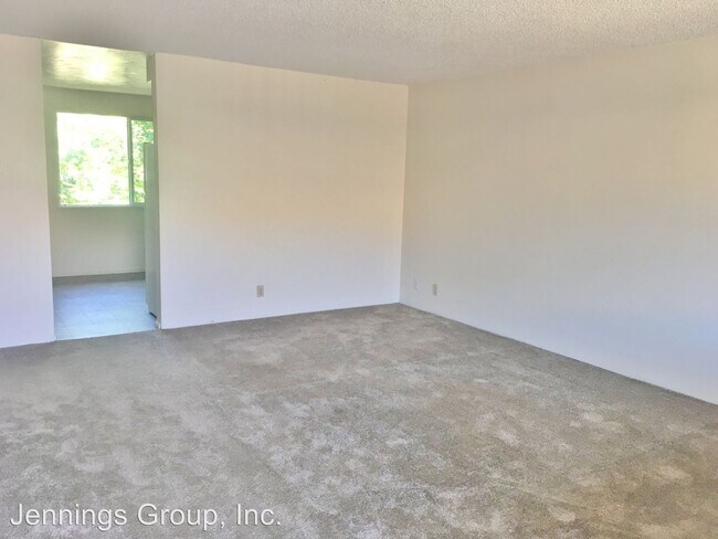 Building Photo - 524 S 42nd St