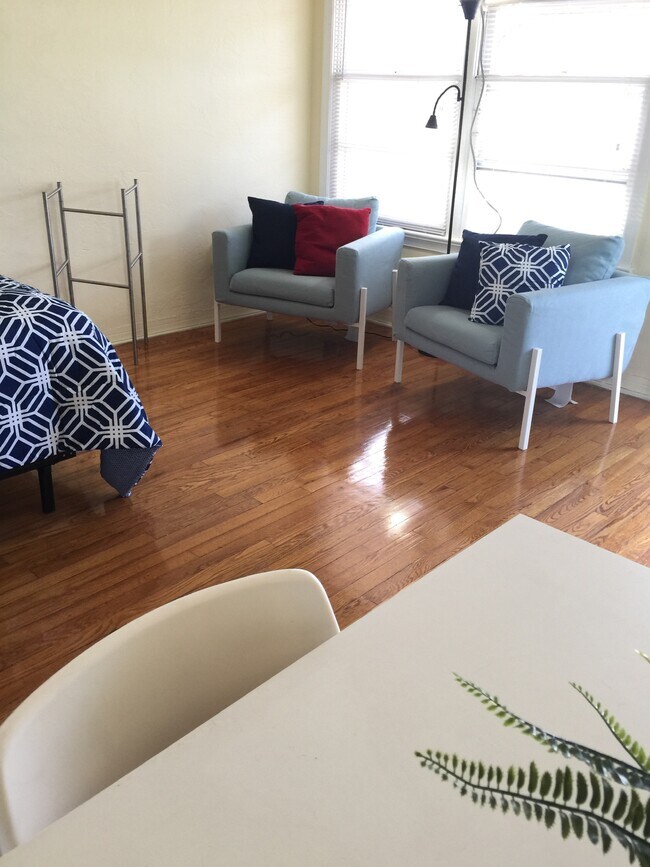 Área de estar del estudio - 2821 SW 1st Ave