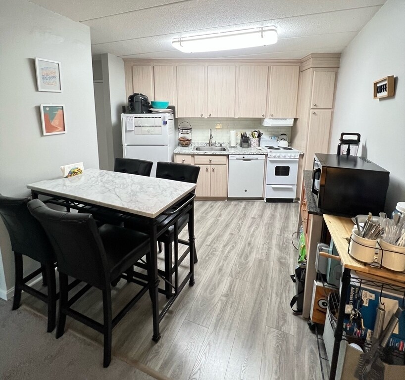 152 Turner Rd Unit 22, Holliston, MA 01746 Condo for Rent in Holliston, MA