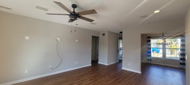 Building Photo - 116 Wax Myrtle Ct