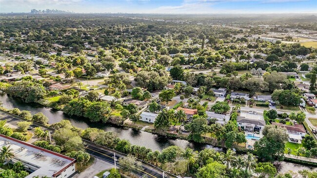 Foto del edificio - 201 S Biscayne River Dr