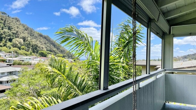 Building Photo - 159 Puiwa Rd