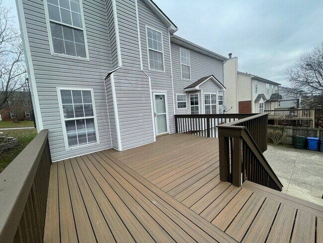 Building Photo - 716 Pinnacle Ct