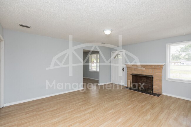 Foto del edificio - 1478 W 11th St