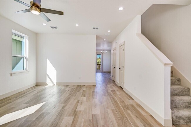 Foto del edificio - 424 Shady Bluff Dr