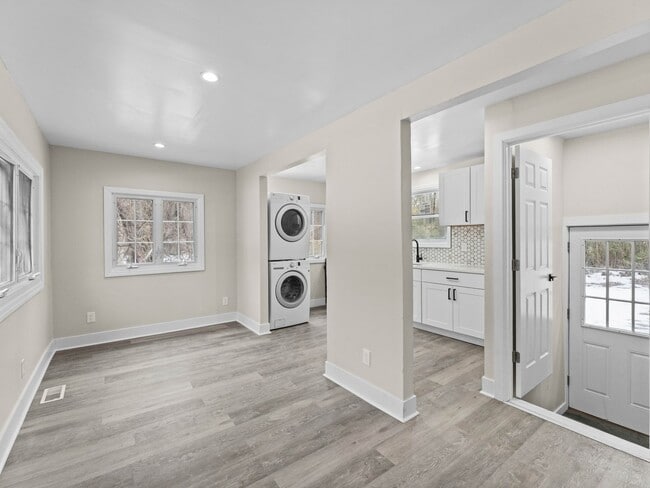 Building Photo - Beautifully Updated Home on Quiet Street in Browns Mills