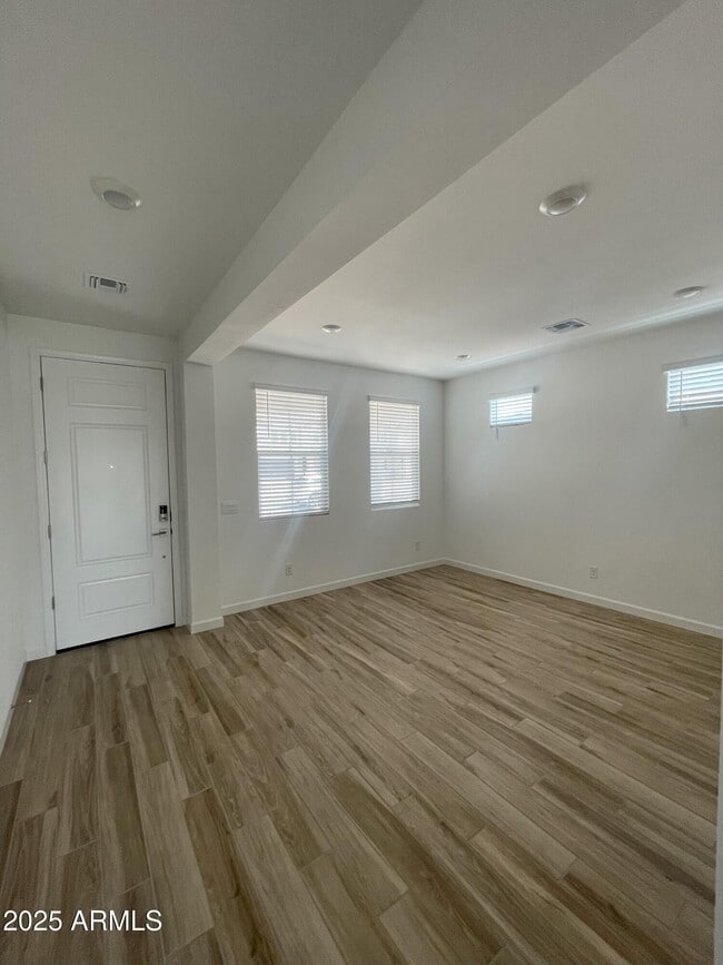 Building Photo - 7417 W Buckhorn Trail