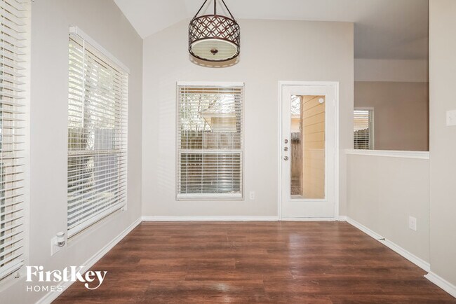 Building Photo - 979 Arbor Way