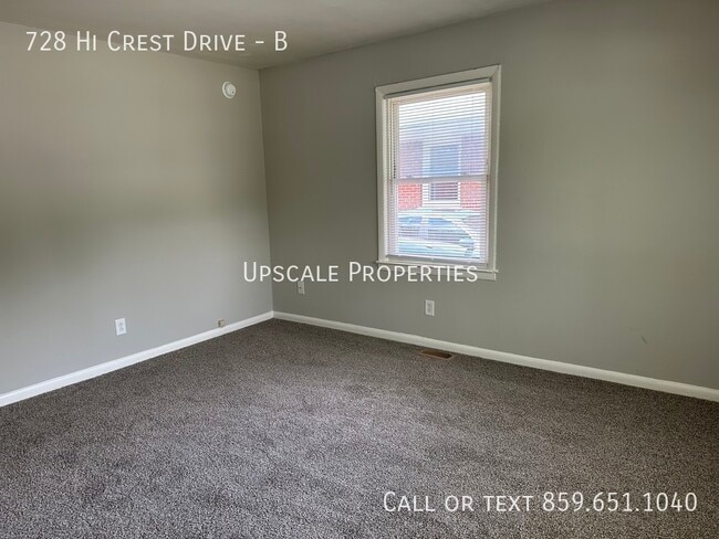 Building Photo - 728 Hi Crest Dr