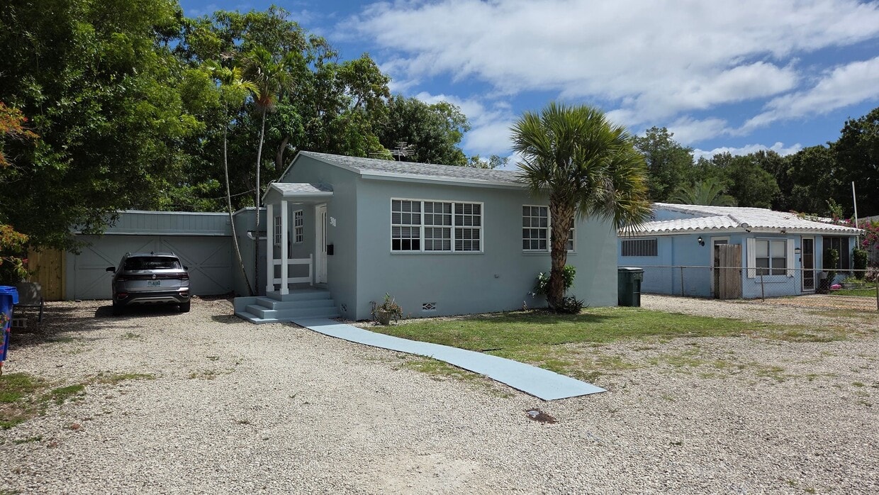 Photo - 311 SW 12th Ct (Fort Lauderdale, FL)