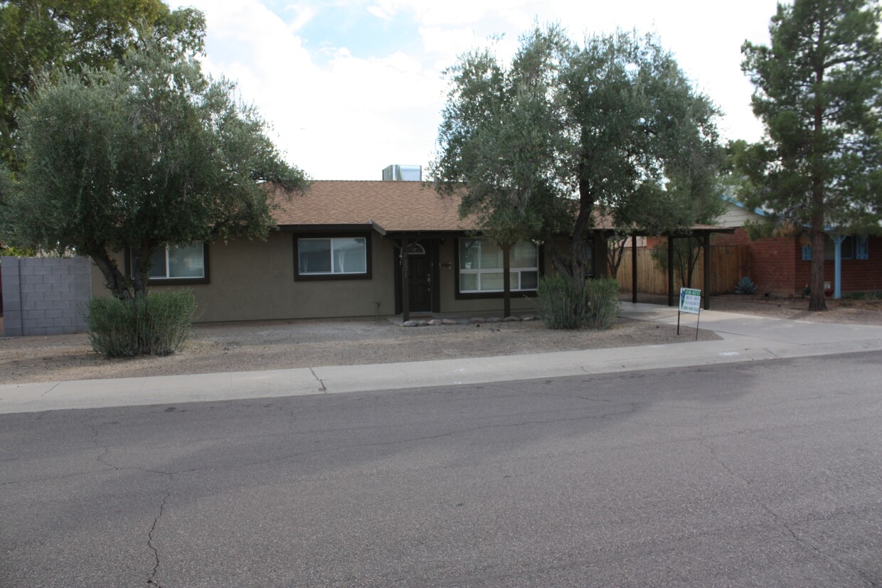 Primary Photo - 7501 E Hubbell St