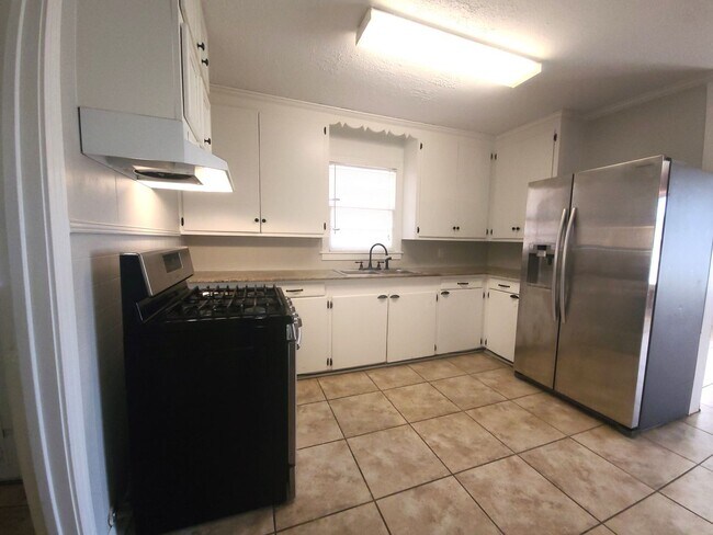 Foto del edificio - Large 2/2 Home Lake Charles