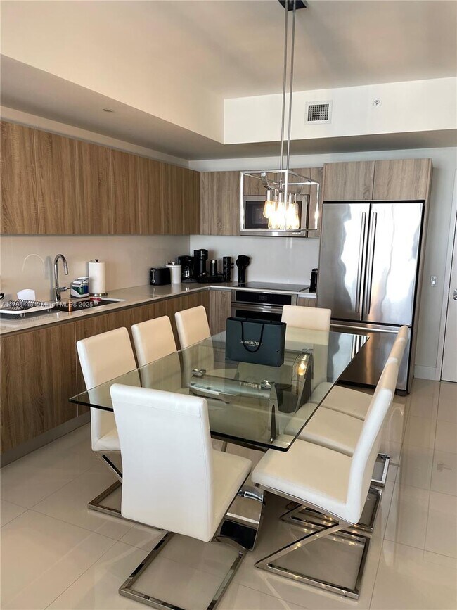 Foto del edificio - 2960 NE 207th St