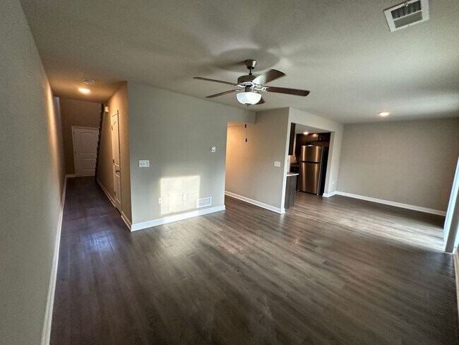 Foto del edificio - 3 Bed Townhome in Grain Valley