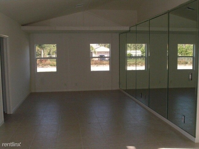 Foto del edificio - 5 br, 3 bath House - 13036 62nd Ct N