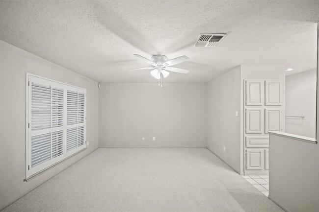 Building Photo - 10838 Lynbrook Dr