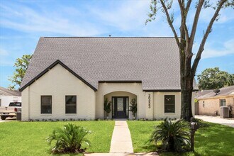 Building Photo - 20223 Laurel Lock Dr