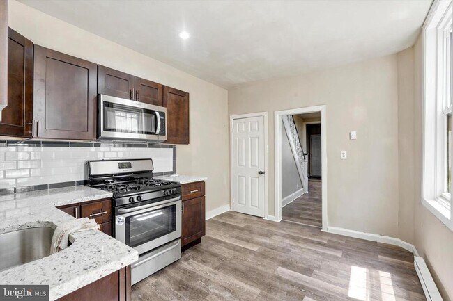 Foto del edificio - 3114 Custer St