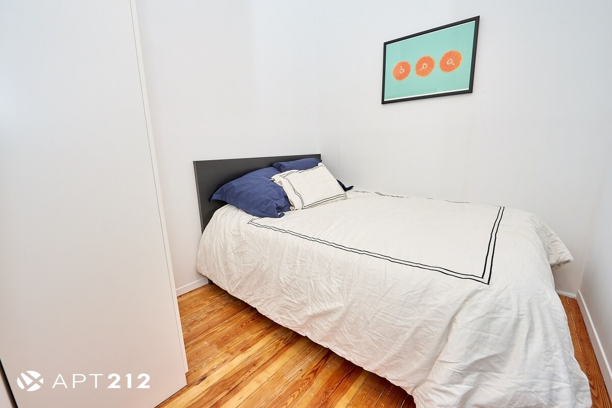 Primary Photo - 444 Broome St