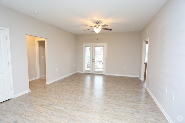 3BR, 2BA - 1,185 SF - Living Room - Bristol Bluffs