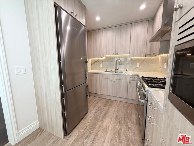 Building Photo - 9595 W Olympic Blvd