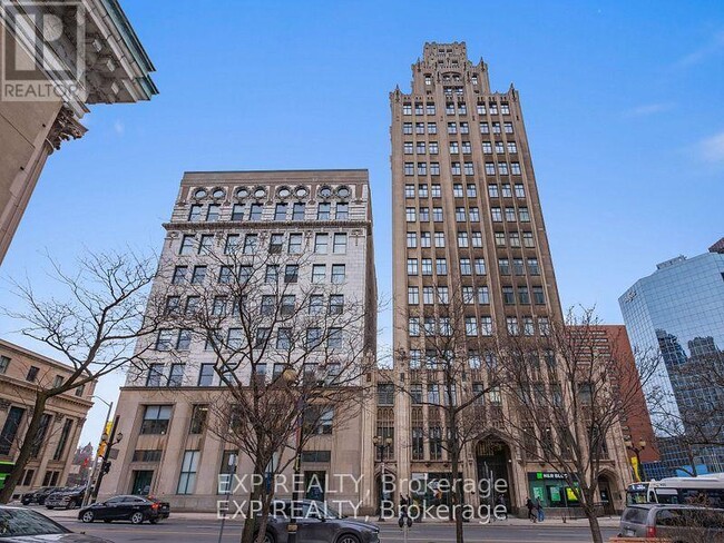 Building Photo - 36-836 James St S