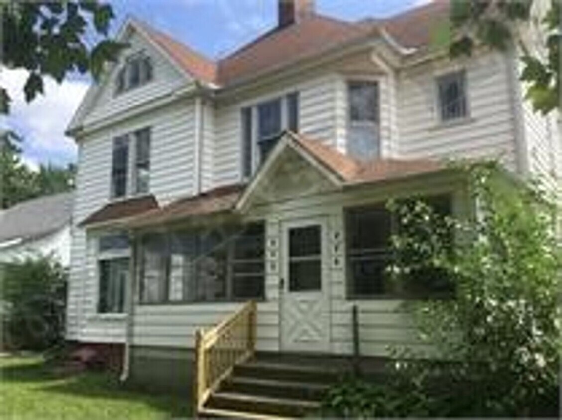Primary Photo - 236 Birch St