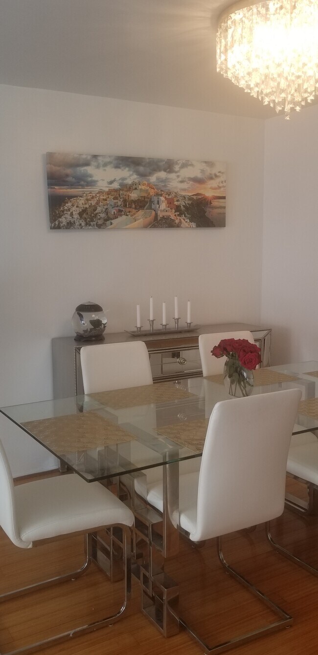 Foto del edificio - 1222 N Olive Dr
