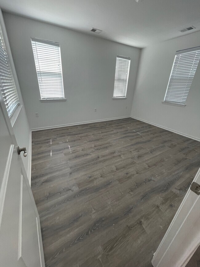 Building Photo - 4024 Trenwith Ln