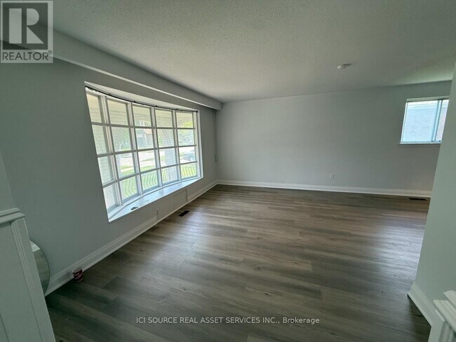 Building Photo - 386 Horsham Ave