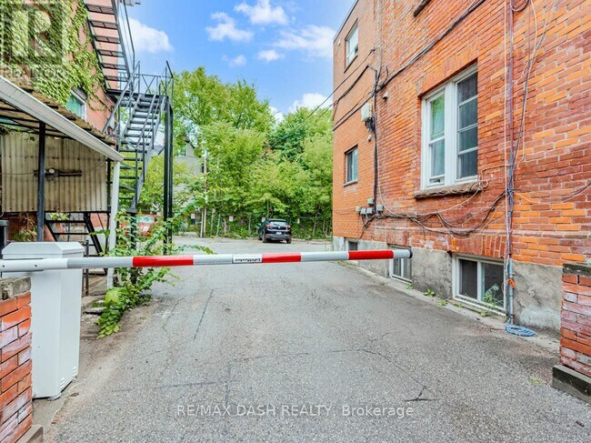 Photo du bâtiment - 663 Huron St