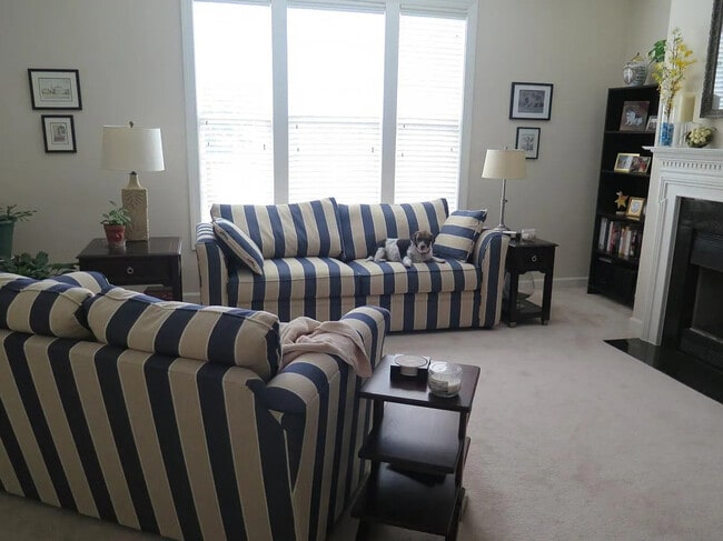 Building Photo - 3645 Edgemont Dr