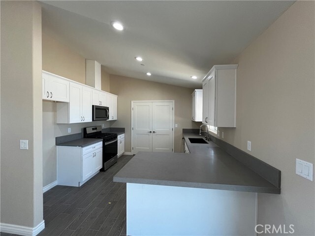 Building Photo - 16550 Cactus St