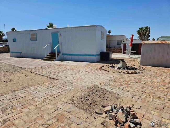 Building Photo - 11530 S Sheila Ave