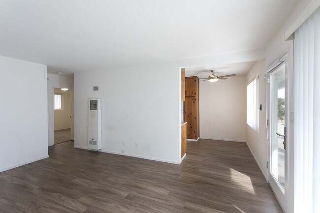 Building Photo - 4078 Crown Point Dr