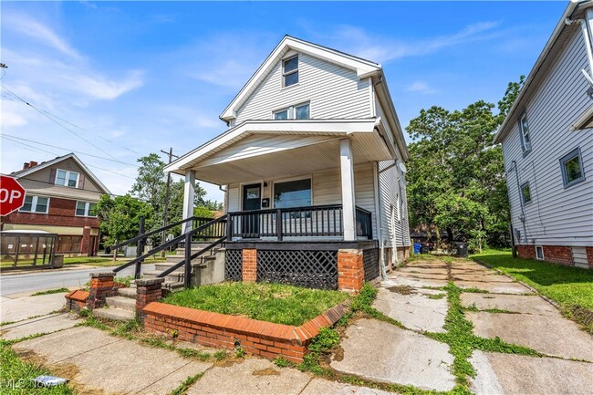 Building Photo - 17308 Grovewood Ave